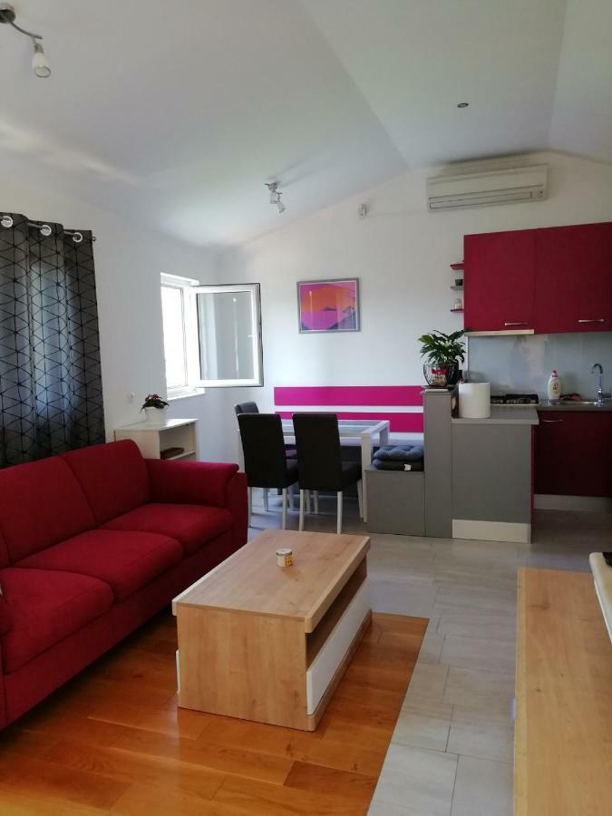 Apartments Hana Goveđari Eksteriør billede